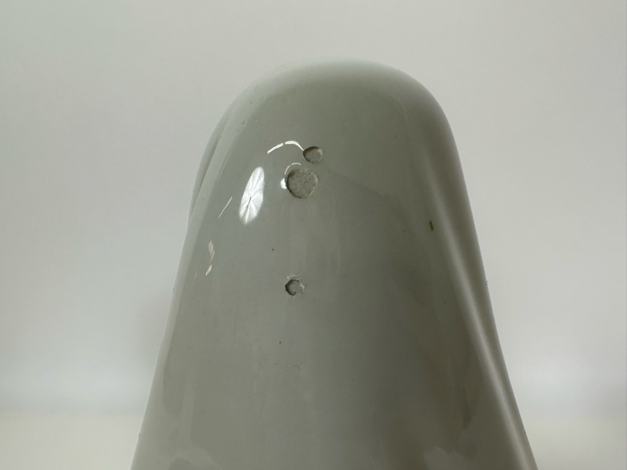 Lladro 'Girl Sitting with Roses' Porcelain Figurine 10H [Photo 10]