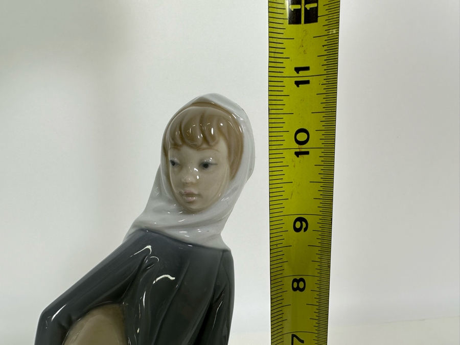 Lladro 'Girl with Lamb' Porcelain Figurine 11H [Photo 9]