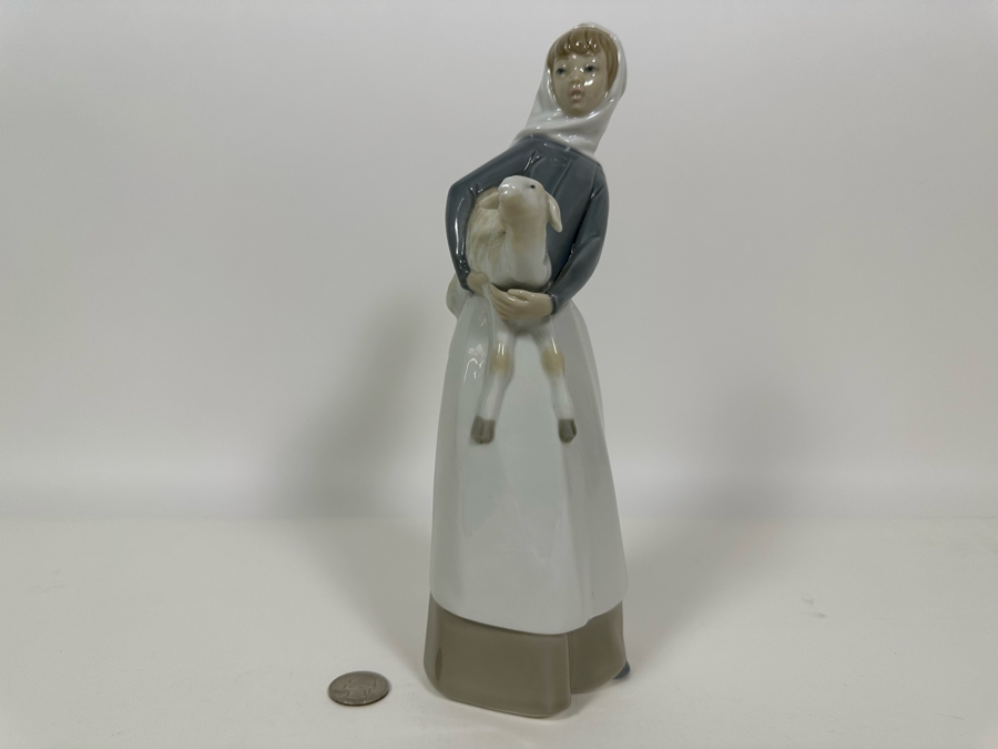 Lladro 'Girl with Lamb' Porcelain Figurine 11H [Photo 3]