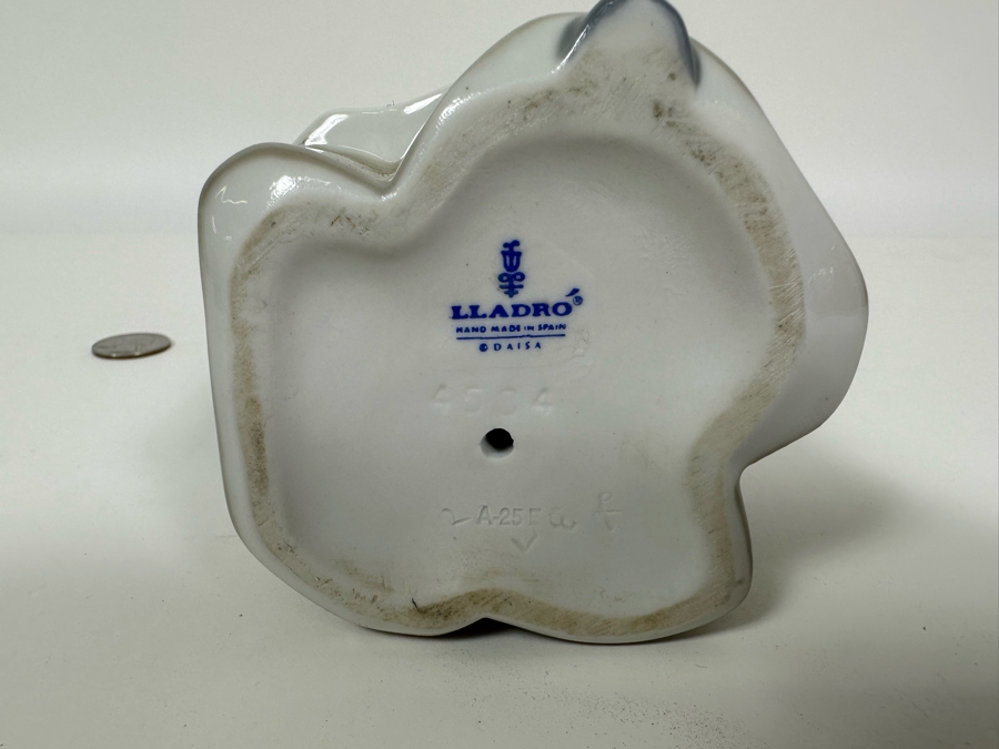 Lladro 'Girl with Lamb' Porcelain Figurine 11H [Photo 8]