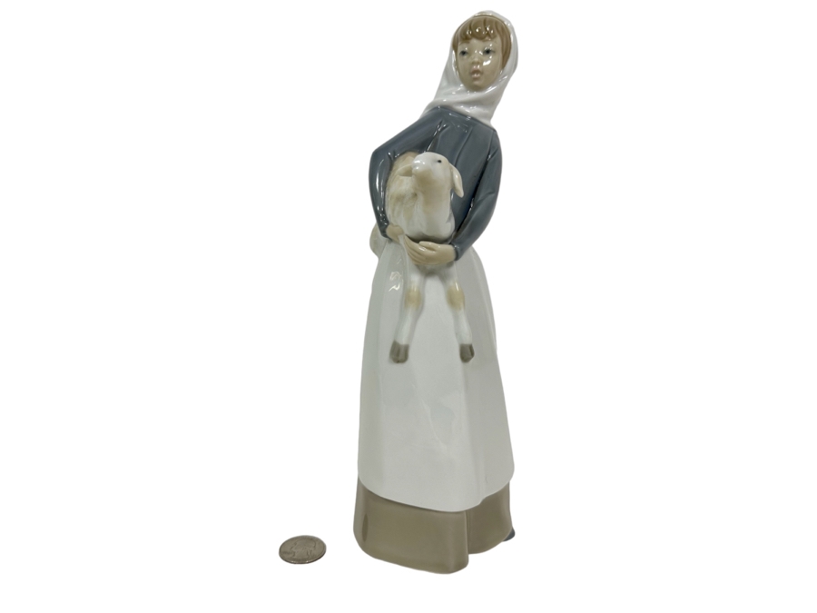 Lladro 'Girl with Lamb' Porcelain Figurine 11H [Photo 1]