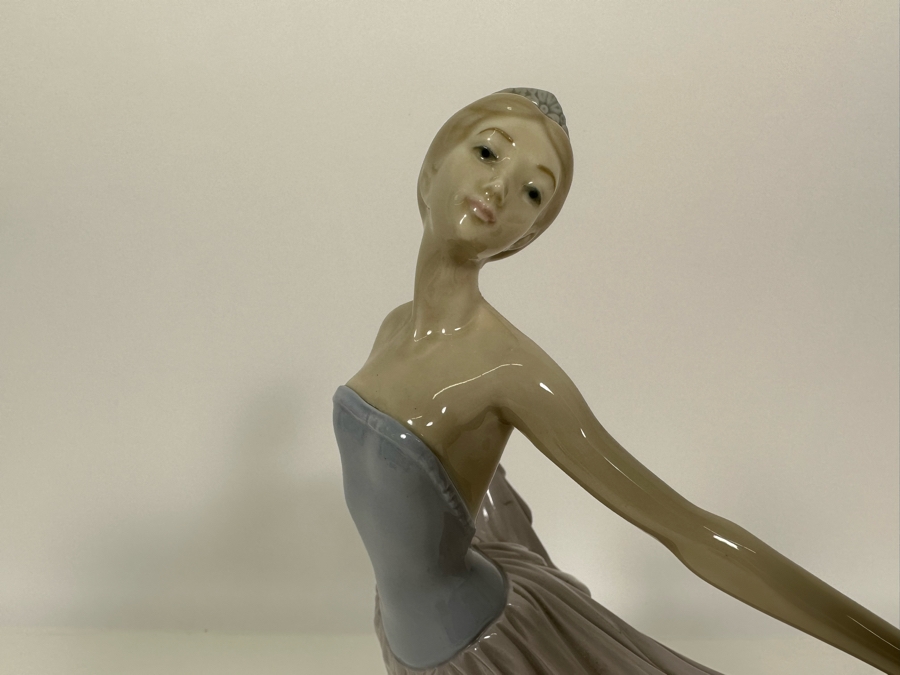 Lladro 'Dancer' Porcelain Figurine 5050 12H [Photo 5]