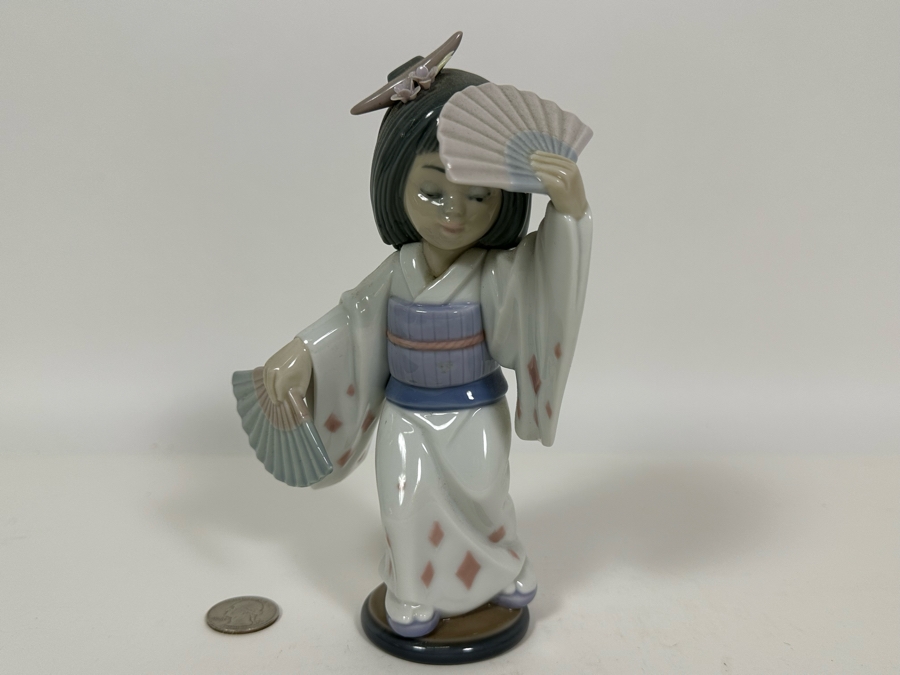 Lladro 'Oriental Dance' Porcelain Figurine 7.5H [Photo 3]