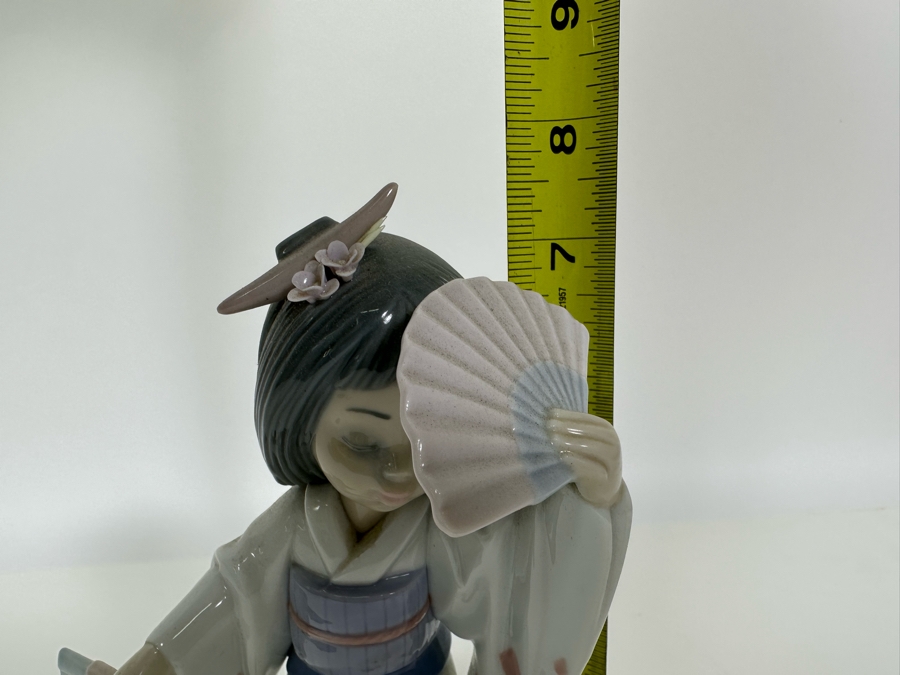 Lladro 'Oriental Dance' Porcelain Figurine 7.5H [Photo 8]