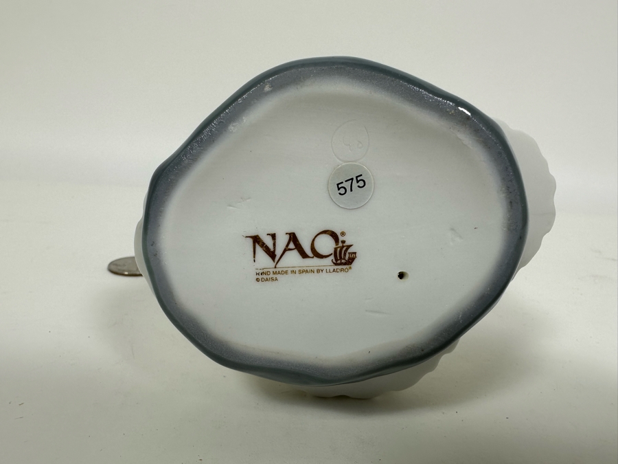 Nao by Lladro Sweet Girl with Puppy Porcelain Figurine 10H [Photo 7]