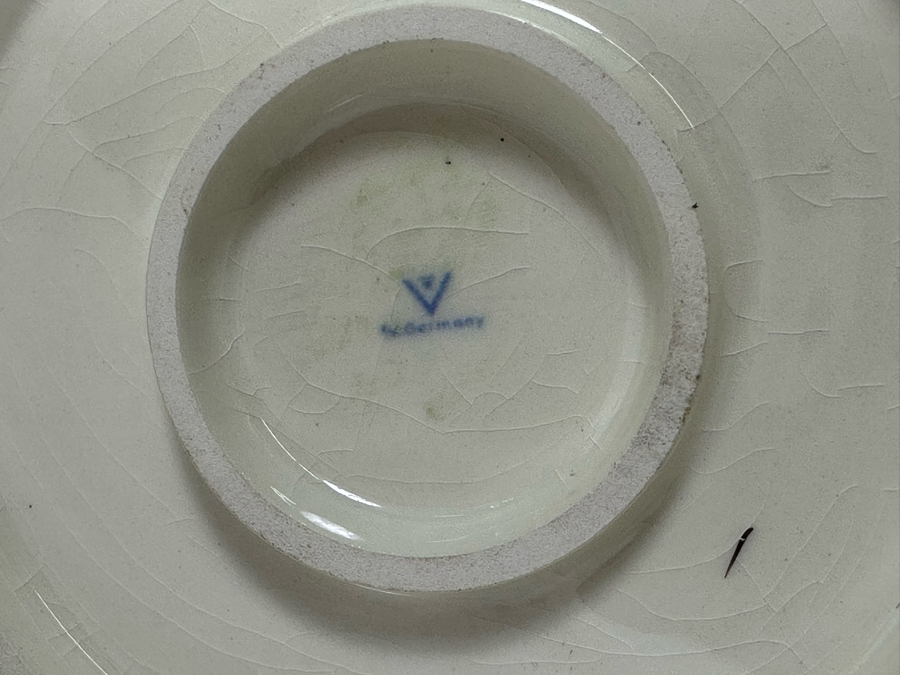 Vintage German Hummel 'Playmates' Figurine 4.5H		 [Photo 10]