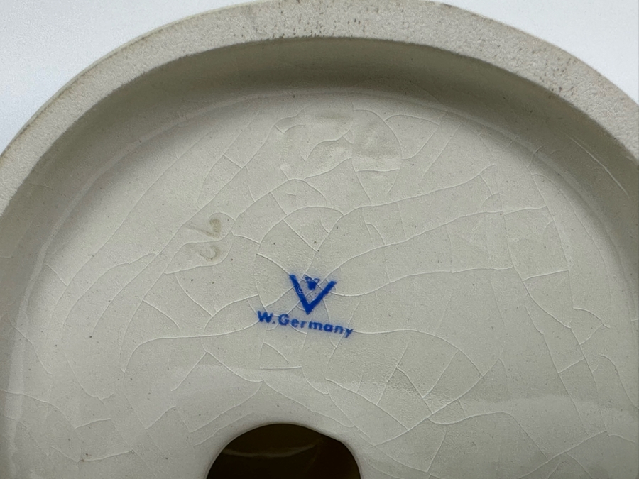 Vintage German Hummel 'She Loves Me, She Loves Me Not' Figurine 4.25H		 [Photo 9]