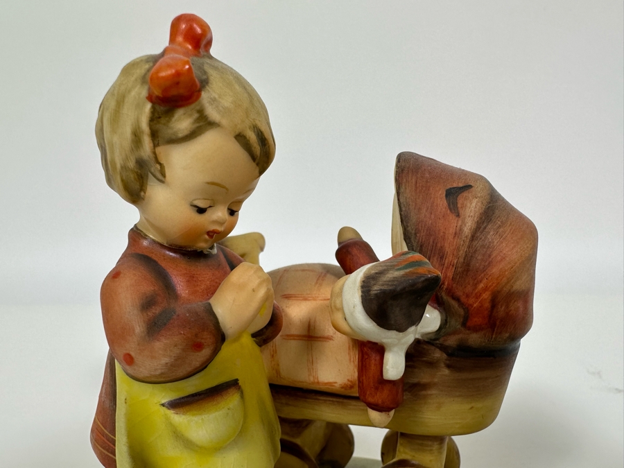 Vintage German Hummel 'Doll Mother' Figurine 4.5H		 [Photo 4]
