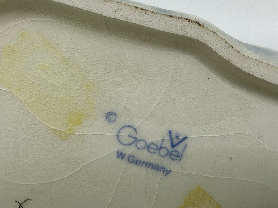 Vintage German Hummel 'Skier' Figurine 5H		 [Photo 10]