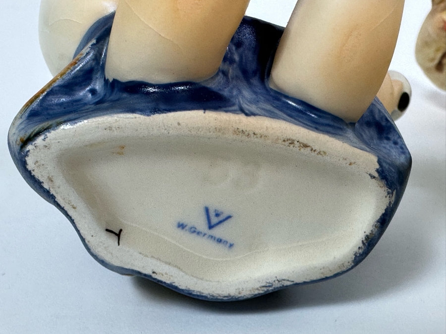 Lot of Vintage German Hummels including 'Joyful', 'Happy Days', 'Soloist' and 'Little Drummer' Figurines 4 - 4.7.5H		 [Photo 16]