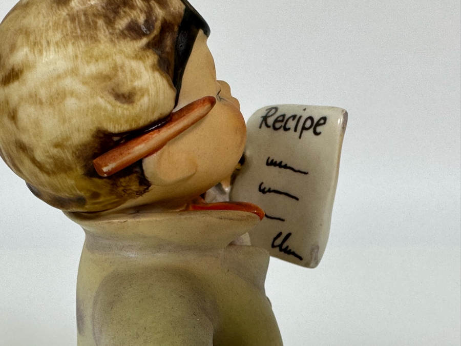 Vintage German Hummel 'Little Pharmacist' Figurine 5.5H		 [Photo 8]