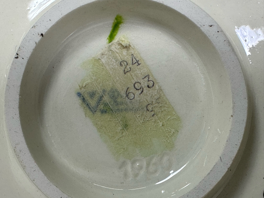 Vintage German Hummel 'Favorite Pet' Figurine 4.5H [Photo 10]