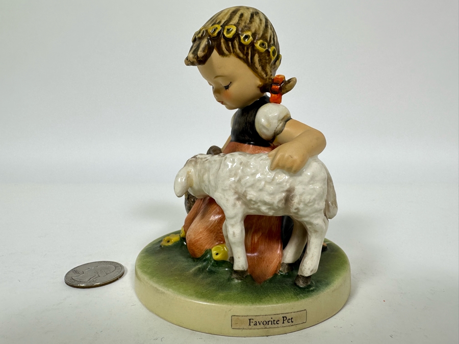 Vintage German Hummel 'Favorite Pet' Figurine 4.5H [Photo 4]