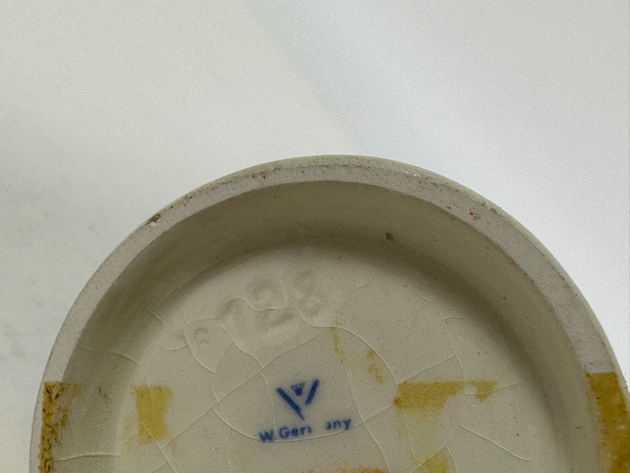 Vintage German Hummel 'Baker' Figurine 4.75H [Photo 8]