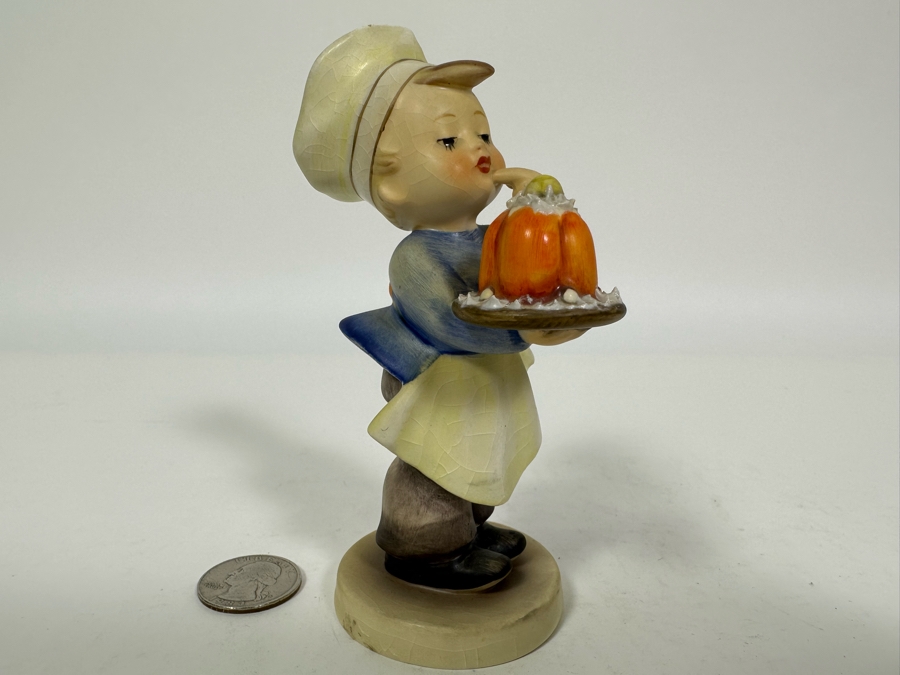 Vintage German Hummel 'Baker' Figurine 4.75H [Photo 3]