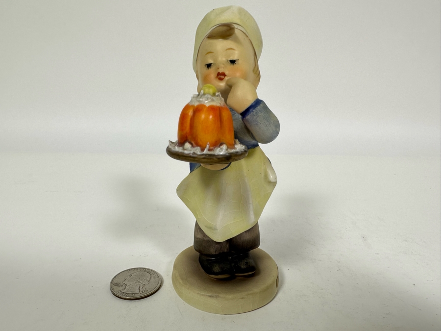 Vintage German Hummel 'Baker' Figurine 4.75H [Photo 2]