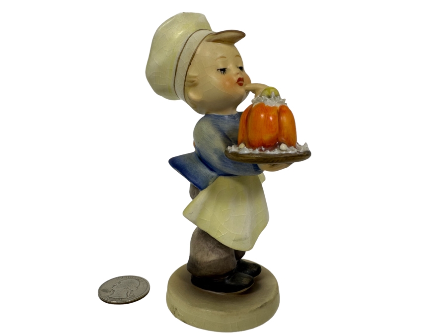 Vintage German Hummel 'Baker' Figurine 4.75H [Photo 1]