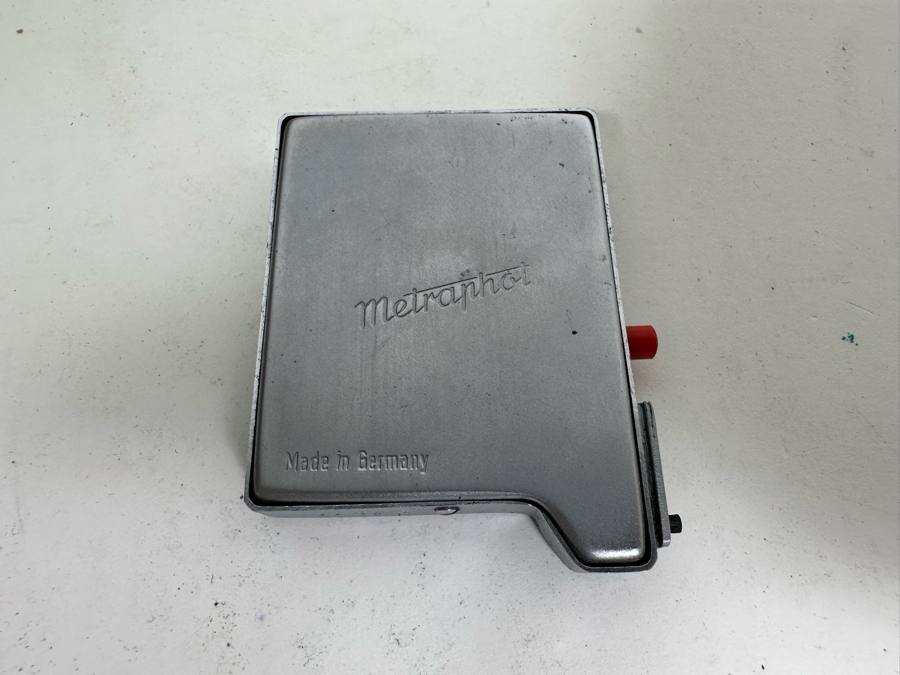 Vintage 1951 Leica IIIf Film Camera Ernst Leitz Wetzlar Germany SN 569527 With Leica 5cm f/2 Summitar Lens And Accessories [Photo 28]