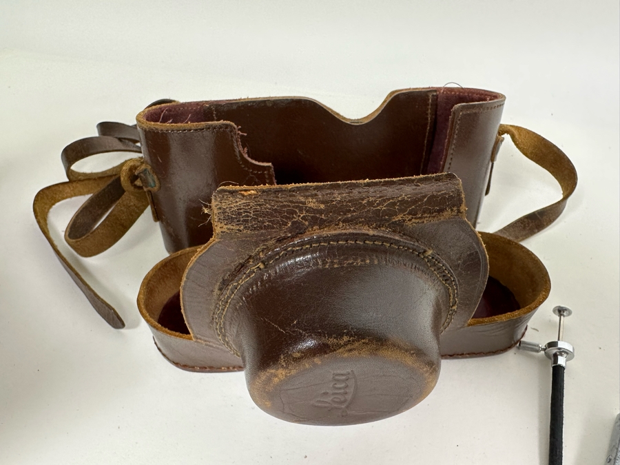 Vintage 1951 Leica IIIf Film Camera Ernst Leitz Wetzlar Germany SN 569527 With Leica 5cm f/2 Summitar Lens And Accessories [Photo 24]