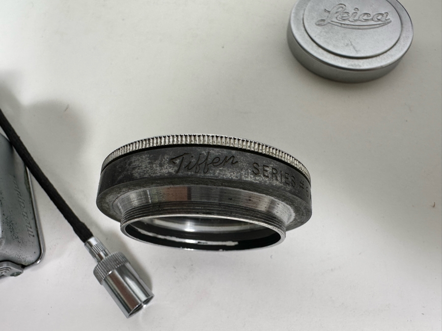 Vintage 1951 Leica IIIf Film Camera Ernst Leitz Wetzlar Germany SN 569527 With Leica 5cm f/2 Summitar Lens And Accessories [Photo 22]