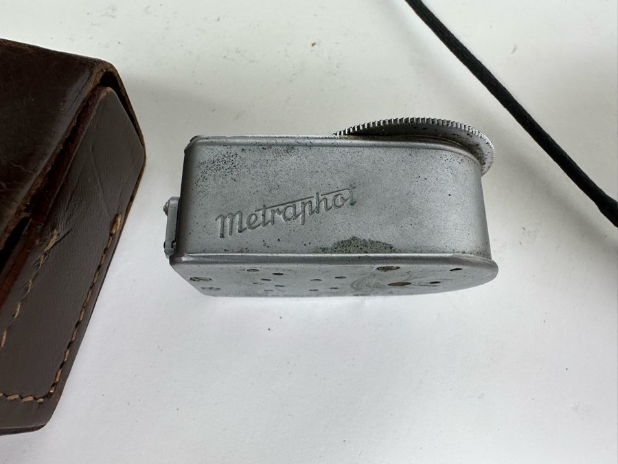 Vintage 1951 Leica IIIf Film Camera Ernst Leitz Wetzlar Germany SN 569527 With Leica 5cm f/2 Summitar Lens And Accessories [Photo 30]