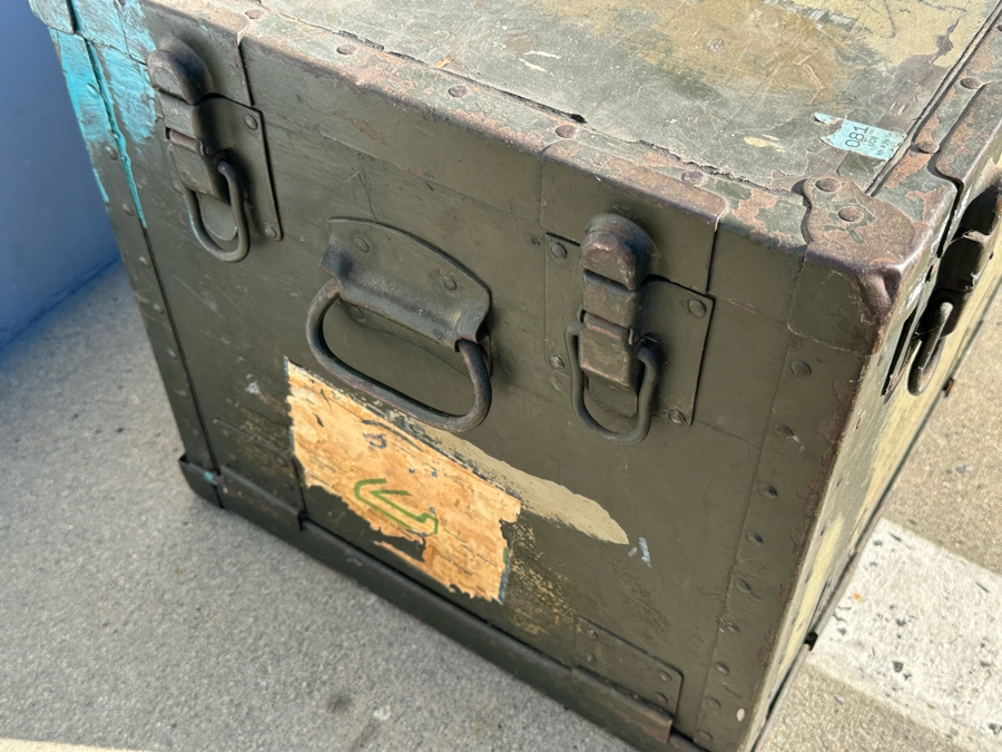 Vintage U.S. Military Footlocker Trunk 30W X 17D X 16.5H [Photo 7]