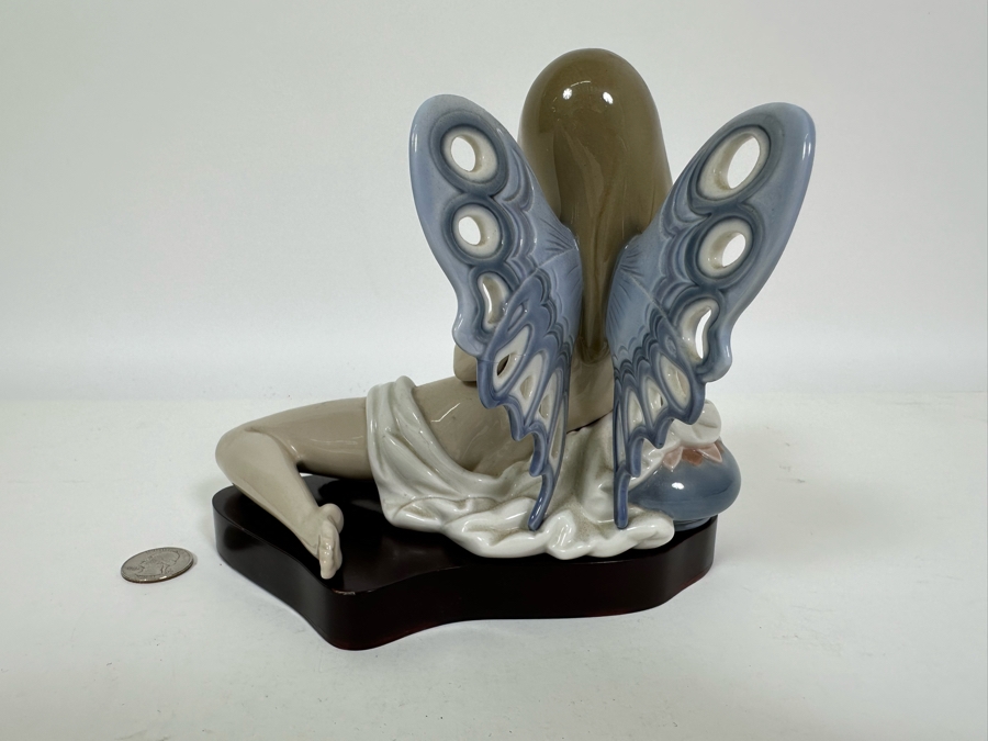 Lladro 'Butterfly Girl' Porcelain Figurine 8W x 6.5H [Photo 7]