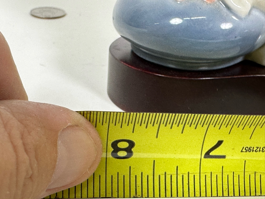 Lladro 'Butterfly Girl' Porcelain Figurine 8W x 6.5H [Photo 13]