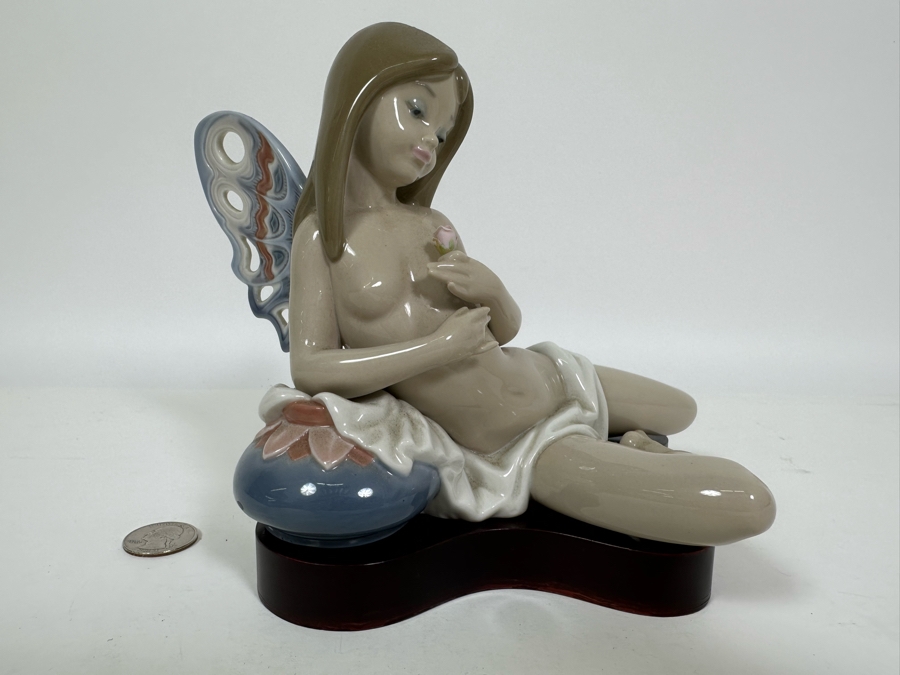 Lladro 'Butterfly Girl' Porcelain Figurine 8W x 6.5H [Photo 4]