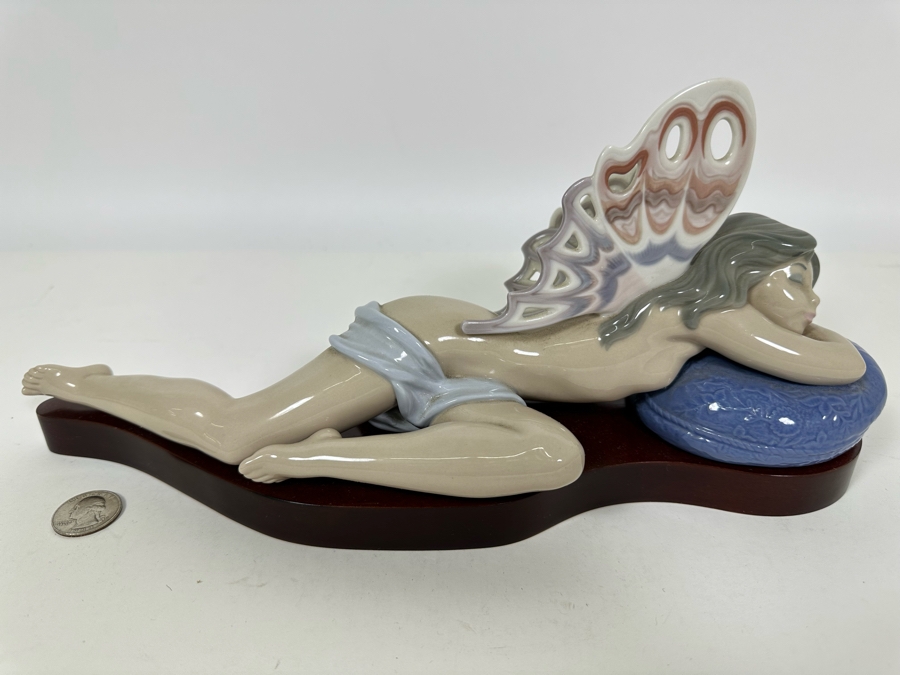 Lladro 'Butterfly Girl' Porcelain Figurine 13.5W x 6H [Photo 3]