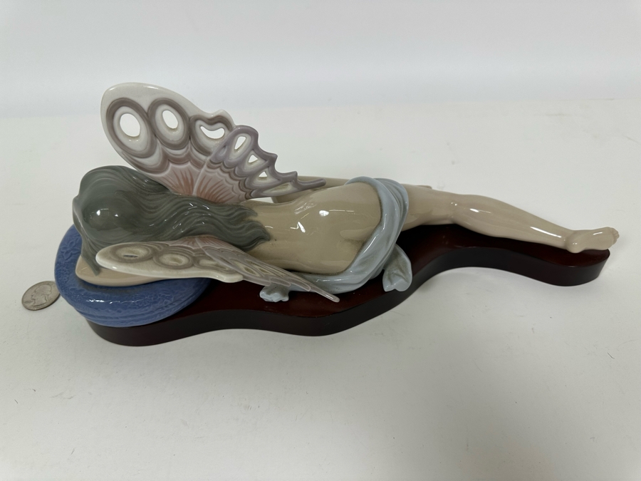 Lladro 'Butterfly Girl' Porcelain Figurine 13.5W x 6H [Photo 8]