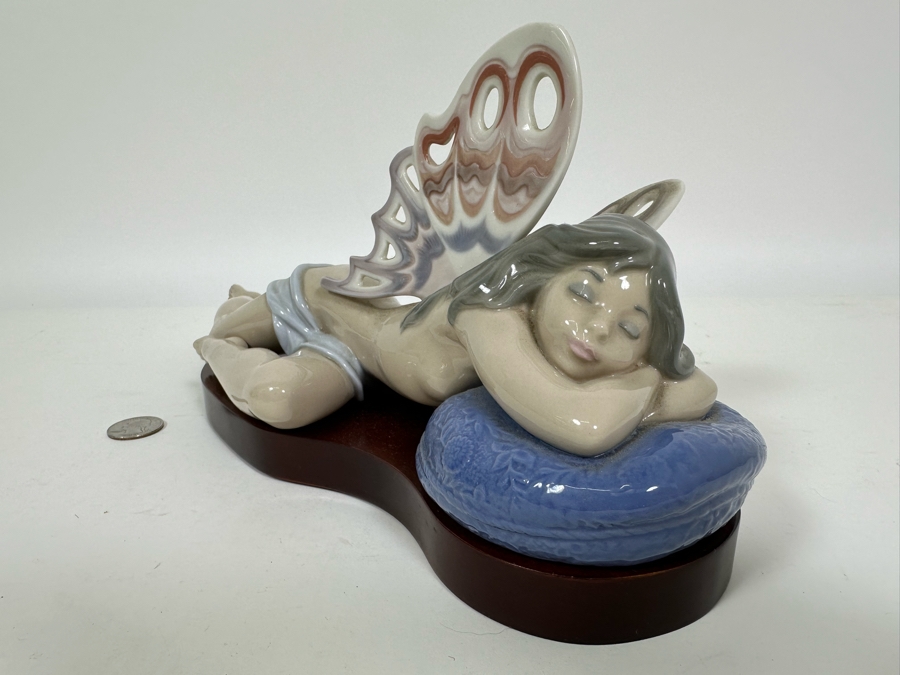 Lladro 'Butterfly Girl' Porcelain Figurine 13.5W x 6H [Photo 6]