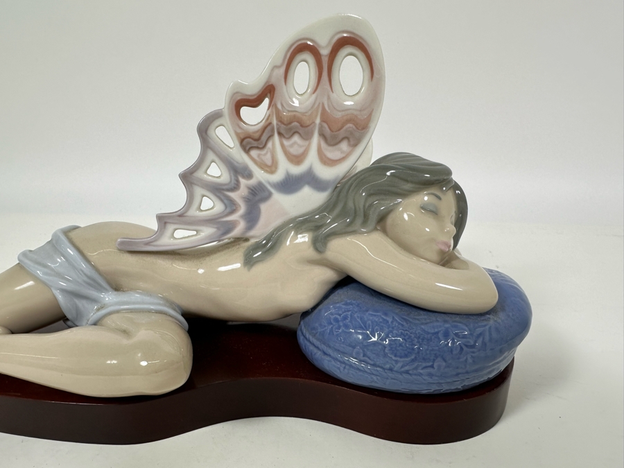 Lladro 'Butterfly Girl' Porcelain Figurine 13.5W x 6H [Photo 5]