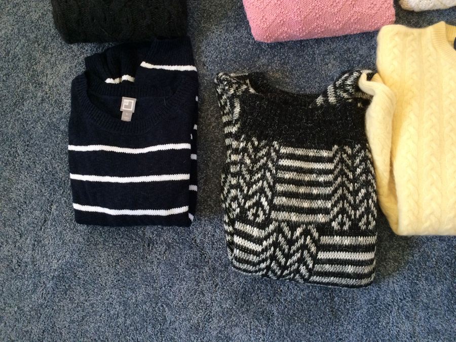 Sweater Lot [Photo 8]