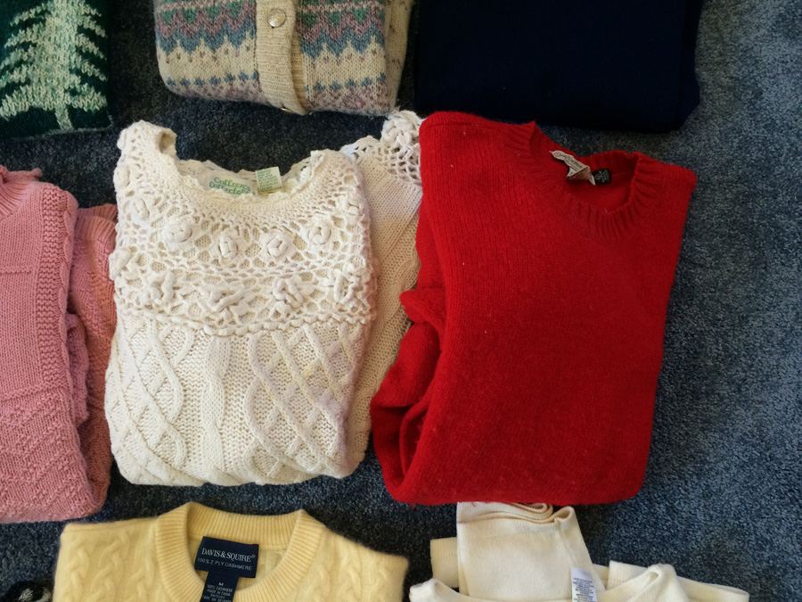 Sweater Lot [Photo 6]