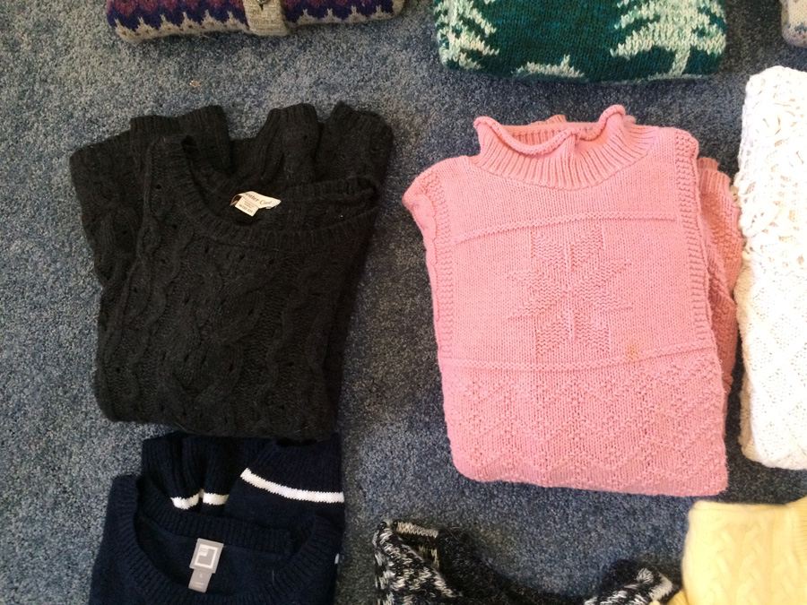 Sweater Lot [Photo 7]