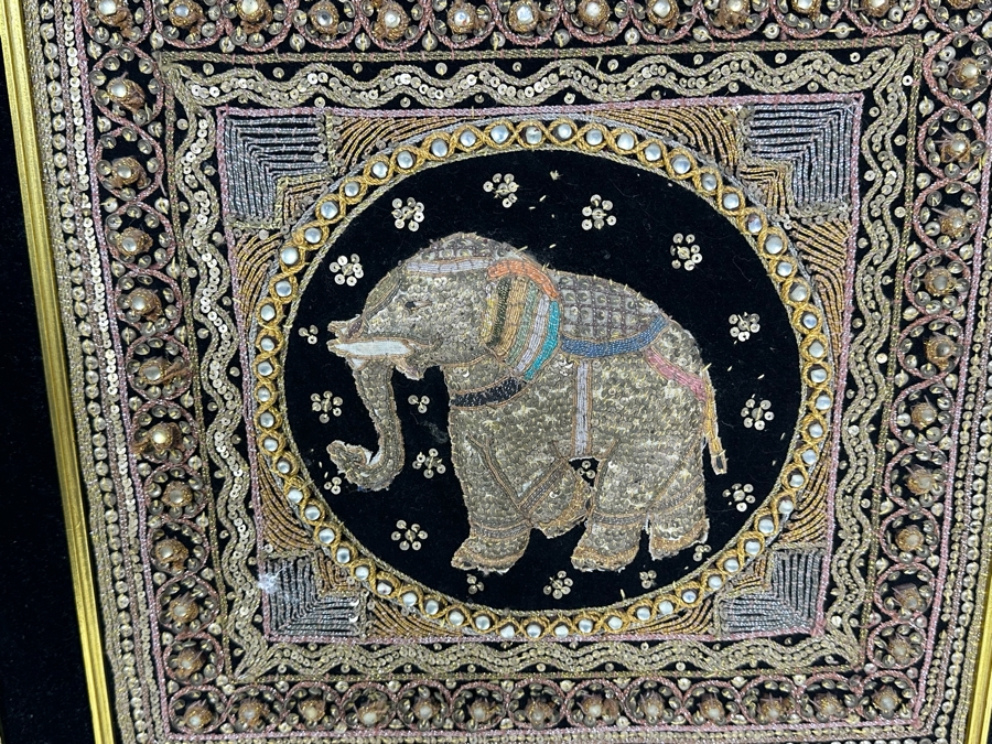 Pair Of Vintage Indian Embroideries Framed 22.5 X 22 / 20.5 X 20.5 [Photo 5]