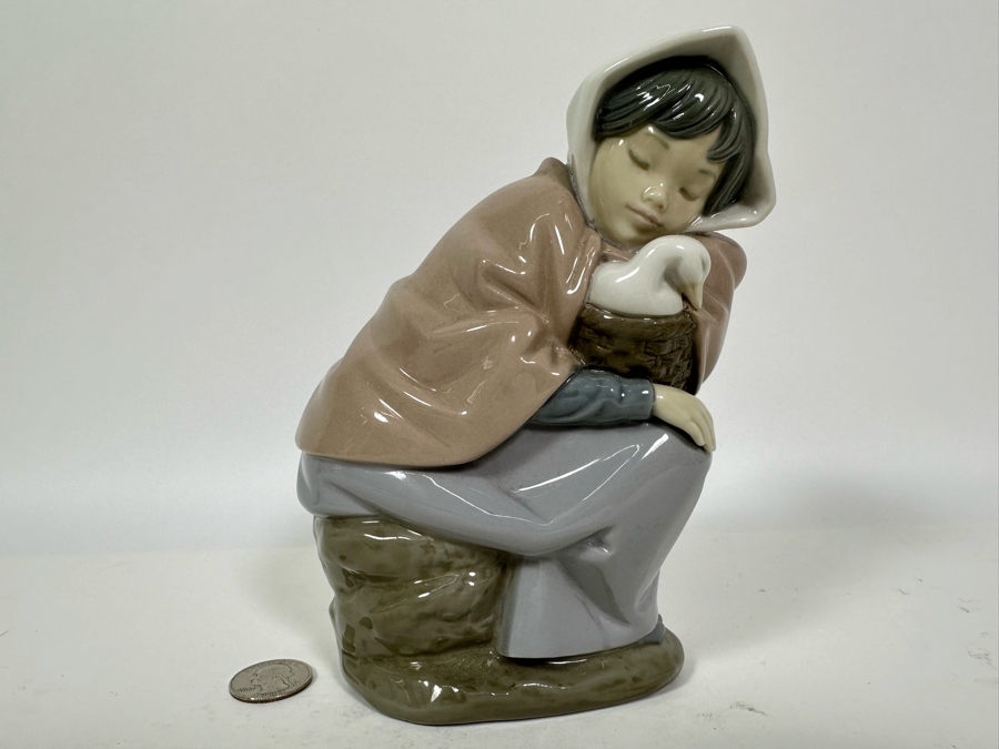 Vintage Nao By Lladro Figurine Sleeping Girl With Duck 6.5H [Photo 2]