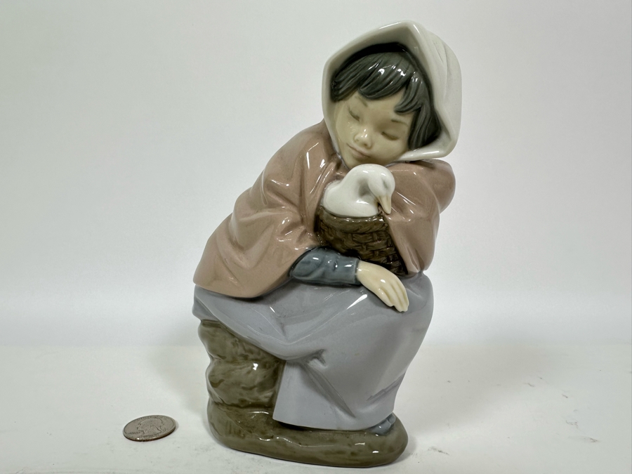 Vintage Nao By Lladro Figurine Sleeping Girl With Duck 6.5H [Photo 4]