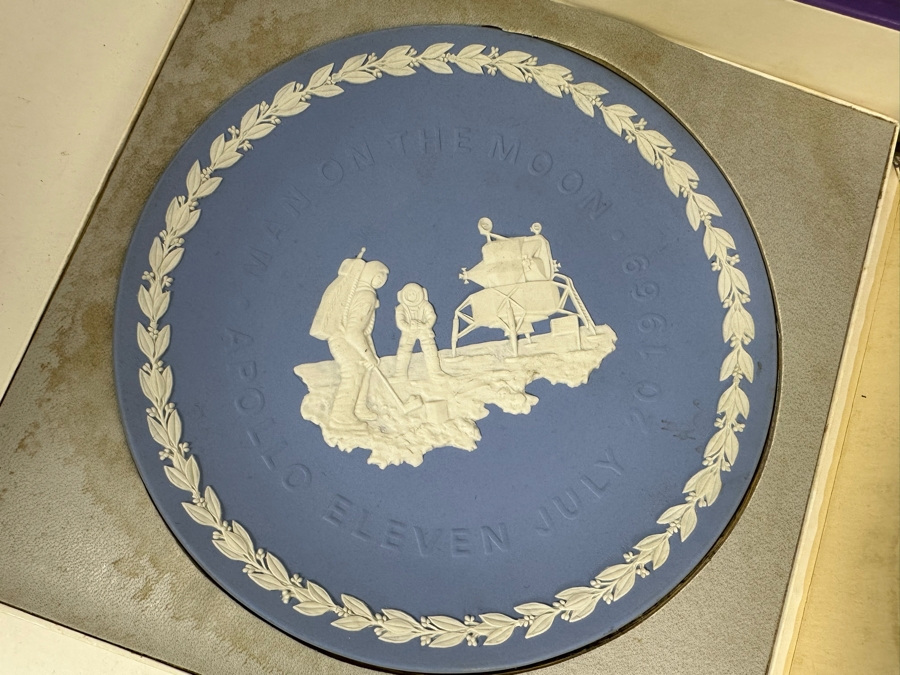 Huge Collection Of Wedgwood England Trinket Dishes & Plates Including The Royal Wedding, American Independence Plates, Christmas Plates & Mother's Day Plates [Photo 28]