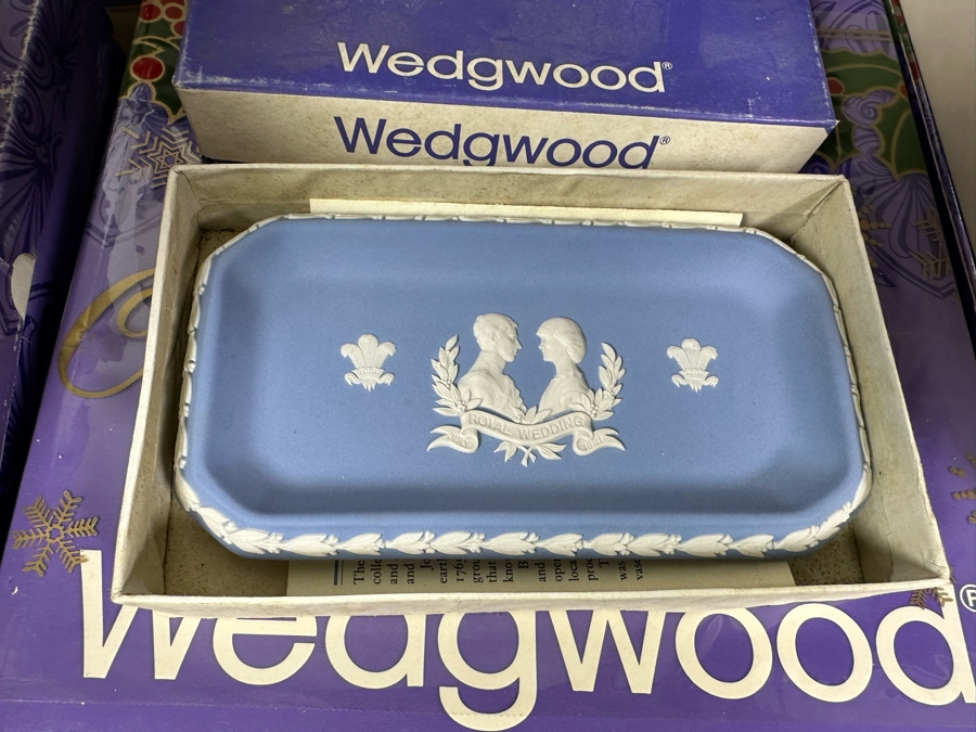 Huge Collection Of Wedgwood England Trinket Dishes & Plates Including The Royal Wedding, American Independence Plates, Christmas Plates & Mother's Day Plates [Photo 5]