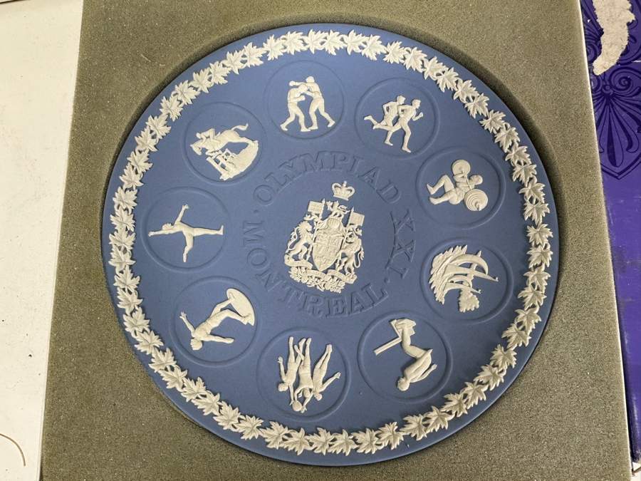 Huge Collection Of Wedgwood England Trinket Dishes & Plates Including The Royal Wedding, American Independence Plates, Christmas Plates & Mother's Day Plates [Photo 19]