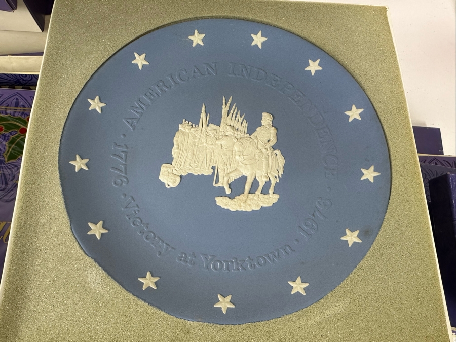 Huge Collection Of Wedgwood England Trinket Dishes & Plates Including The Royal Wedding, American Independence Plates, Christmas Plates & Mother's Day Plates [Photo 15]