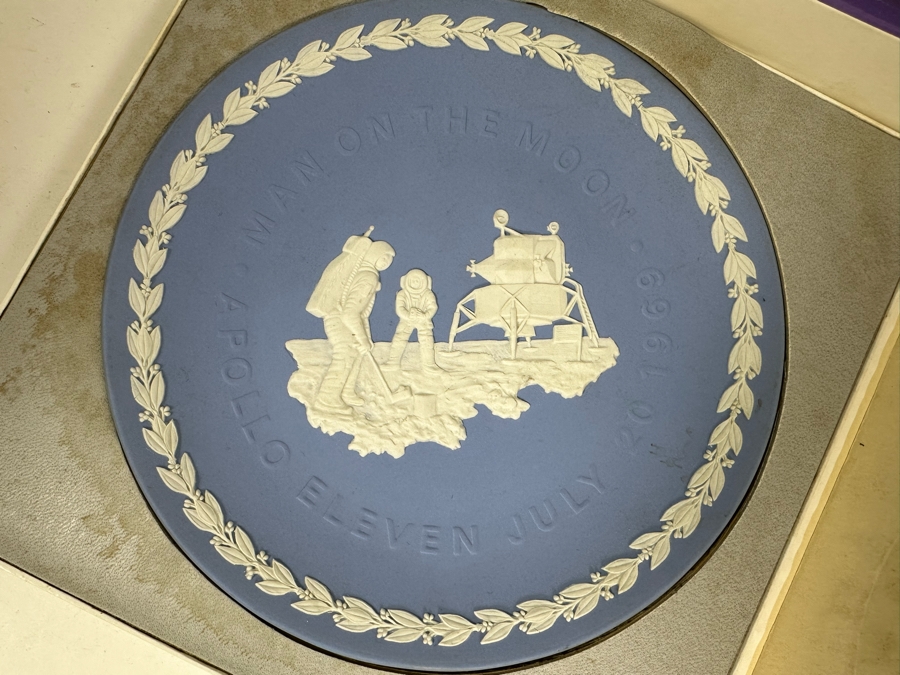 Huge Collection Of Wedgwood England Trinket Dishes & Plates Including The Royal Wedding, American Independence Plates, Christmas Plates & Mother's Day Plates [Photo 26]