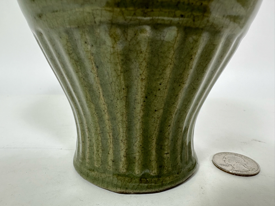 Vintage Chinese Green Porcelain Lidded Jar 7H [Photo 6]