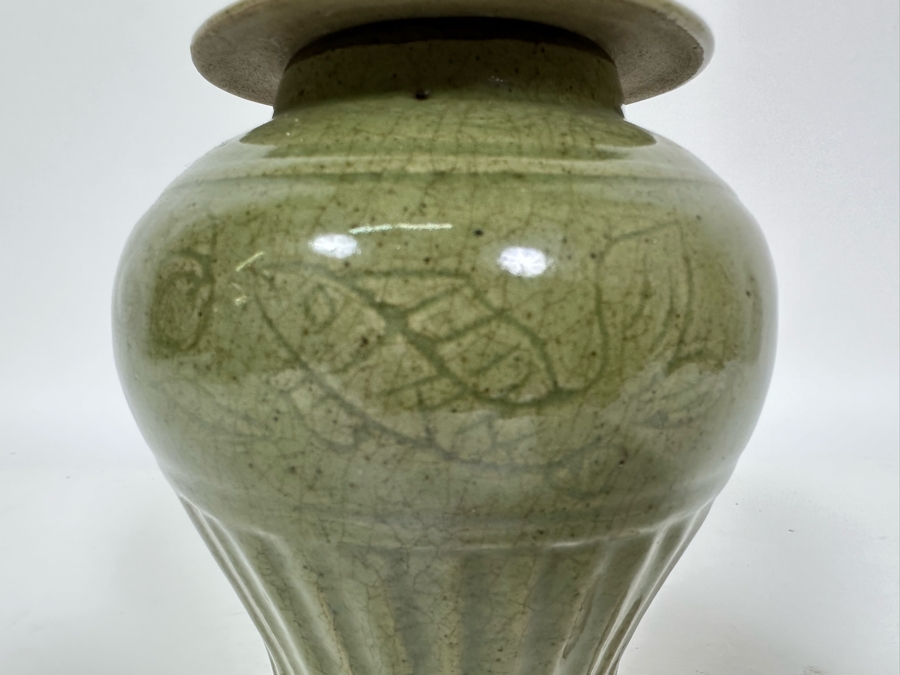 Vintage Chinese Green Porcelain Lidded Jar 7H [Photo 4]