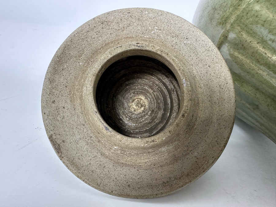 Vintage Chinese Green Porcelain Lidded Jar 7H [Photo 14]