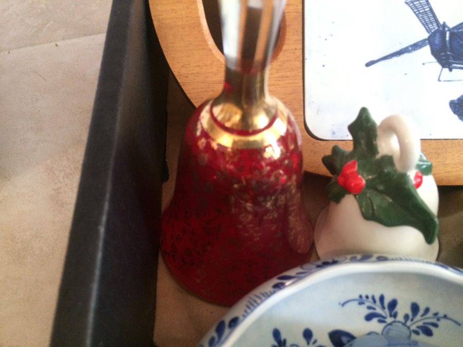 Blue & White / Bell Lot [Photo 9]