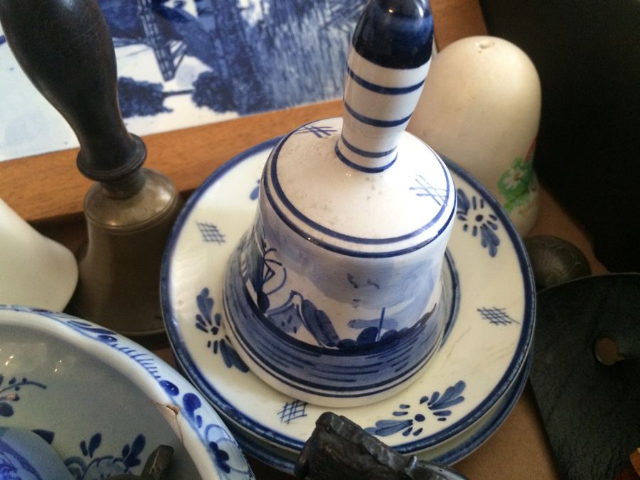 Blue & White / Bell Lot [Photo 6]