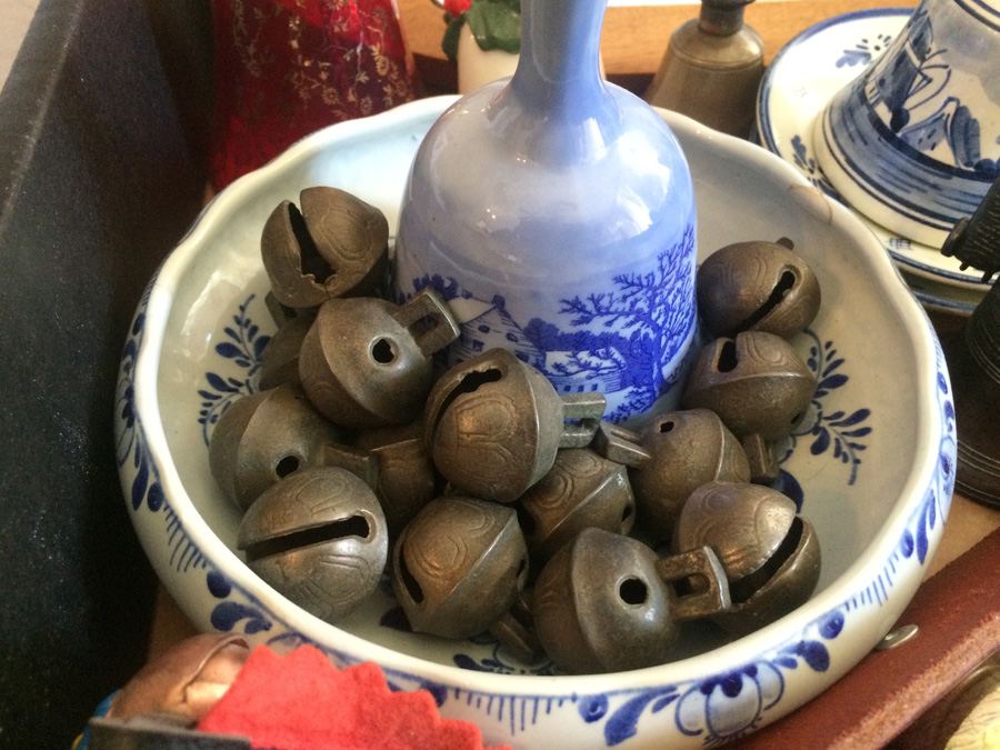 Blue & White / Bell Lot [Photo 12]